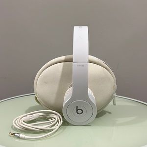 White Beats by Dr. Dre
